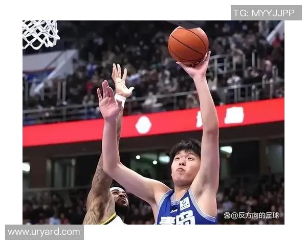 足球明星周琦精彩瞬间图片集展现他的运动魅力与风采