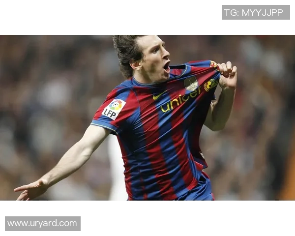 足球明星的绝技揭秘：他们如何在赛场上展现非凡技艺与风采