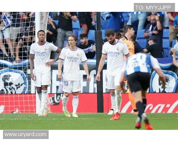 足球明星短袖皇马球衣热销背后的故事与魅力解析